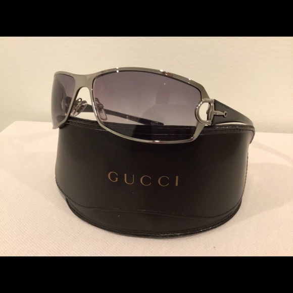 Gucci Other - NEW Gucci sunglasses w/ Gucci case and dust cloth